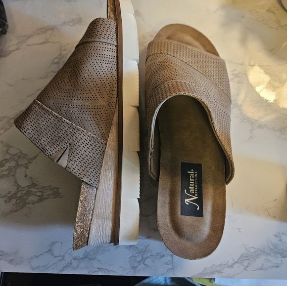 Natural Reflections Constance Tan Slide Sandals - Picture 9 of 9